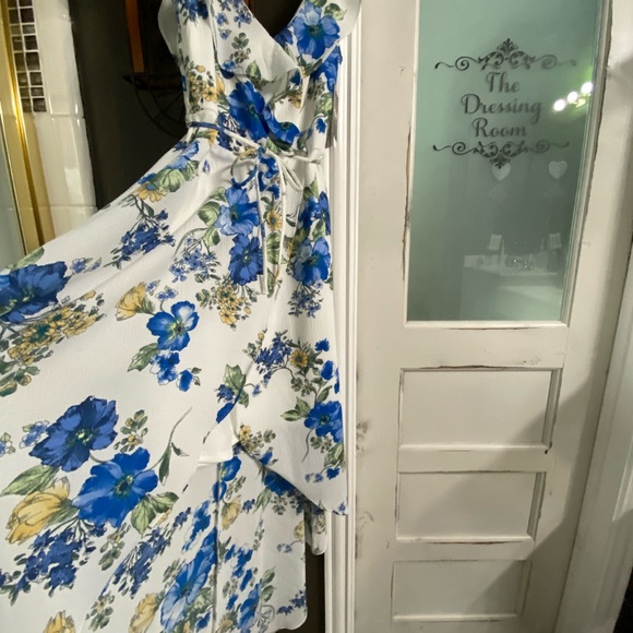 Royal Blue & White Summer dress! 
Beautiful bright colors.
Never worn w tags - Picture 6 of 10